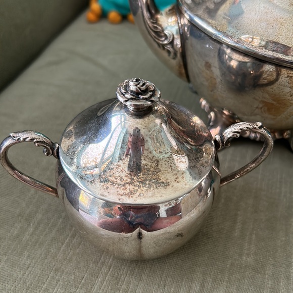 Tea Set - Picture 2 of 16